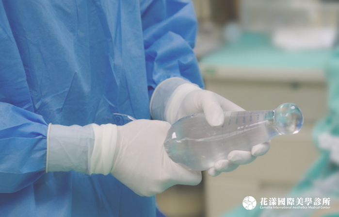 Keller Funnel™(隆乳遞送袋,或俗稱擠奶袋) Keller Funnel™(隆乳遞送袋,或俗稱擠奶袋)