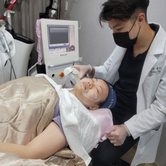 ALL_news_beautyshare_26H07_W15dEAw0L4 台北中山區花漾: 雙音波療程進行